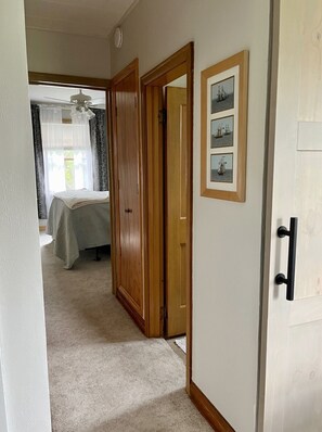 2 bedrooms, desk, iron/ironing board, travel crib