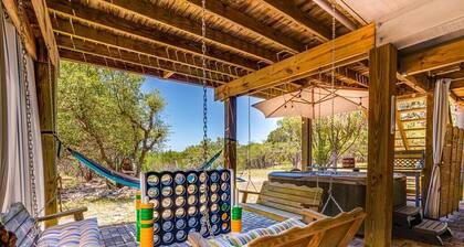 Lakeside Paradise, lake views, hot tub