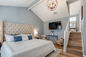 3 chambres, bureau, fer et planche à repasser, lit parapluie