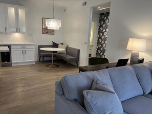 Smart TV, fireplace - Boutique Condo in North Scottsdale (Scottsdale)