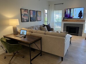 TV connectée, cheminée