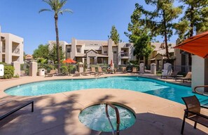 A heated pool - Boutique Condo in North Scottsdale (Scottsdale)