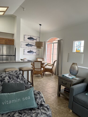 Walk to the lake ~ Cozy Condo