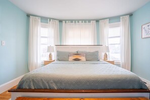 3 Schlafzimmer, Schreibtisch, Bügeleisen/Bügelbrett, Reisekinderbett