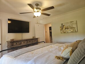 2 chambres, fer et planche à repasser, Wi-Fi gratuit, draps fournis