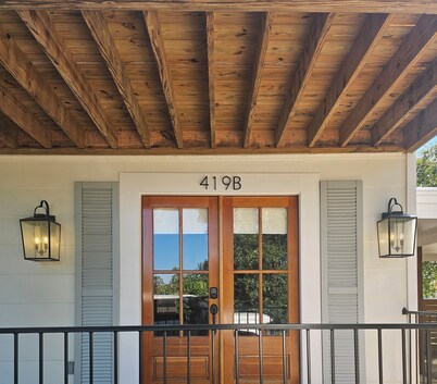 Charming 2-bedroom townhome in Columbus with Riverview, very peaceful and quiet!