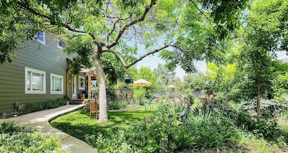 La Casita Colorado - Sleeps 4 People