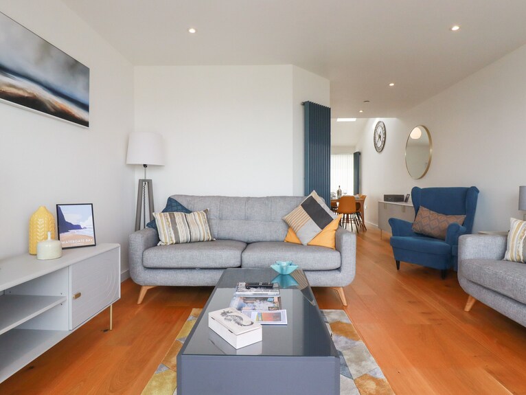 5 Quay Court, Pet Friendly, Luxury Holiday Cottage In Newquay - Perranporth