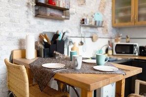 Dining - Apartment "Wildwest Lounge" with Pool, Terrace & Wi-Fi (Eppingen)