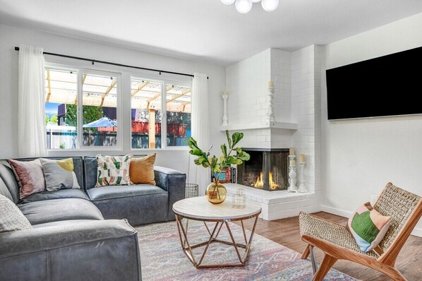 Smart TV, video games