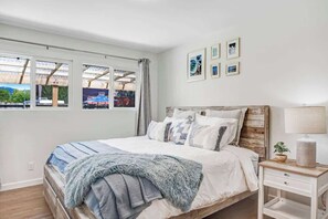 4 bedrooms, iron/ironing board, travel crib, WiFi (free) - Wine Country Backyard Escape (Santa Rosa)