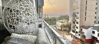 Ideal location Ocean View Miraflores Condo