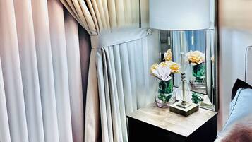 3 bedrooms, desk, iron/ironing board, free WiFi