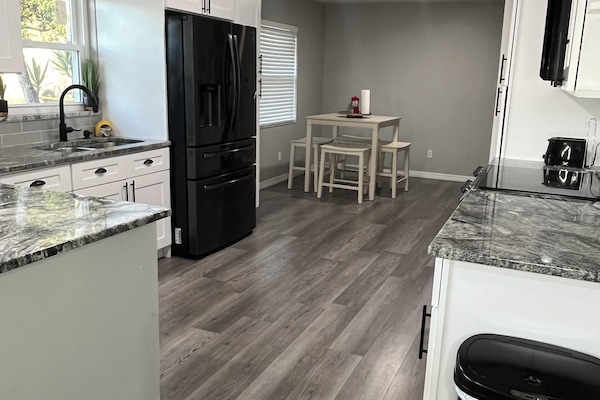 Coffee/tea maker, fridge, microwave, oven