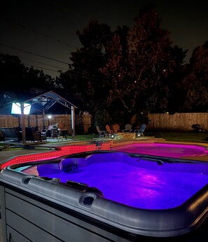 Baignoire à remous extérieure