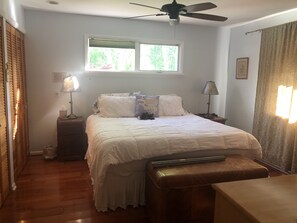 3 camere, una scrivania, ferro/asse da stiro, Wi-Fi