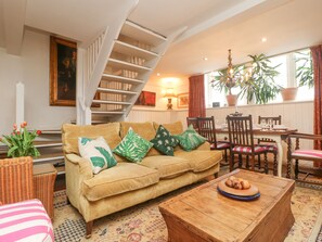 Cottage | Living area