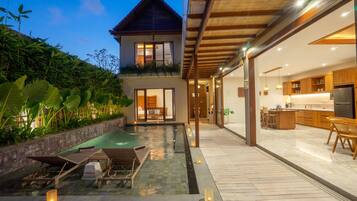 Outdoor pool, pool loungers