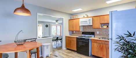 微波炉、烤箱、炉灶