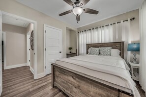 2 chambres, bureau, fer et planche à repasser, accès au Wi-Fi (inclus)