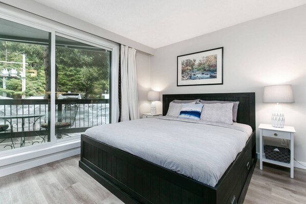 Free Internet, bed sheets