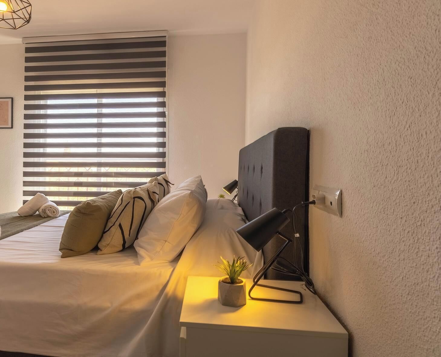 2 chambres, fer et planche à repasser, accès Internet, draps fournis