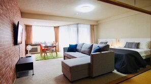 Living area - Ski-in, ski-out luxury resort condominium with hot spring, pool and karaoke (南魚沼市)