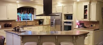 Beautiful 4 bedroom house on Bass Lake