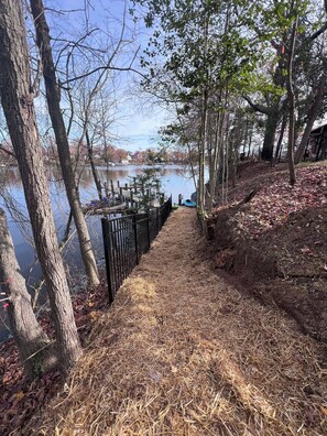 Property grounds - CHeerful 3-bedroom waterfront home (Riviera Beach)