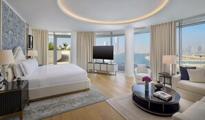 Ropa de cama de alta calidad, colchones con efecto memoria y minibar 