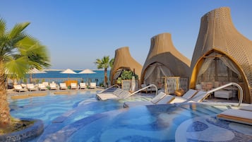 3 outdoor pools, free cabanas, pool umbrellas