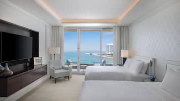 Deluxe Suite, 1 Bedroom (Two Queen Beds) | Premium bedding, memory-foam beds, minibar, in-room safe