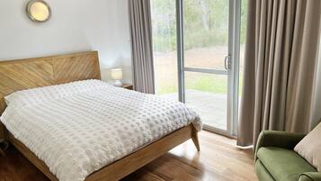 3 slaapkamers, een strijkplank/strijkijzer, wifi, beddengoed