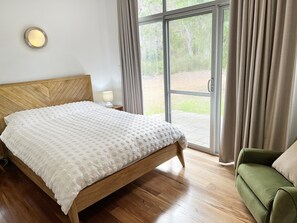 3 chambres, fer et planche à repasser, Wi-Fi, draps fournis