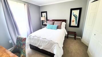 2 bedrooms, iron/ironing board, WiFi, bed sheets