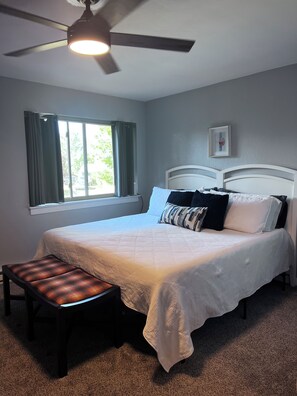 2 chambres, fer et planche à repasser, Wi-Fi gratuit, draps fournis