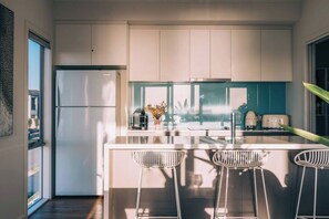 Coffee/tea maker, fridge, microwave, oven - ōSHEN- Sleeps12, Gym, Kayak, MountnBike, BeachFrnt (Aldinga Beach)