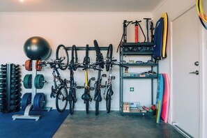 Fitness facility - ōSHEN- Sleeps12, Gym, Kayak, MountnBike, BeachFrnt (Aldinga Beach)