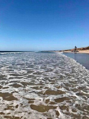 Unclassified image, 4 of 45, button