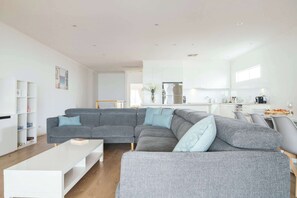 TV, Netflix, bøker og strømmetjenester