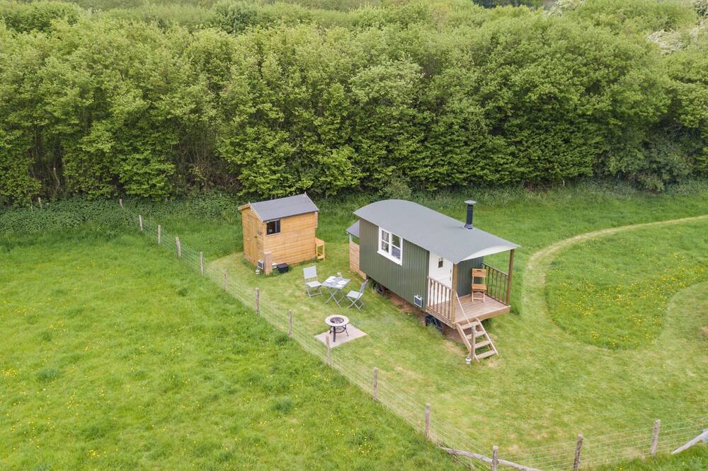 Moss Shepherd's Hut by Bloom Stays - sleeps 2 in eco shepherds hut