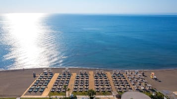 Private beach, sun-loungers, beach umbrellas, beach towels