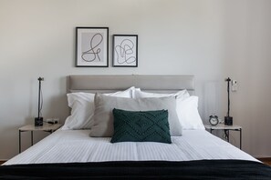 2 Schlafzimmer, Schreibtisch, Bügeleisen/Bügelbrett, kostenloses WLAN