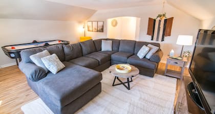 Apartment next to Cathedral in Historic Downtown Helena