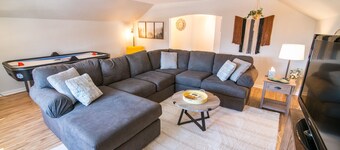 Apartment next to Cathedral in Historic Downtown Helena