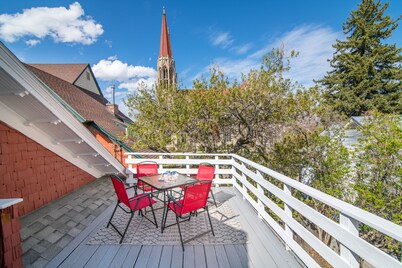 Apartment next to Cathedral in Historic Downtown Helena