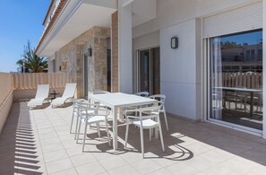 Apartment | Terrace/patio