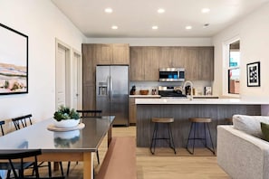 Townhome, 3 Bedrooms | Private kitchen | Fridge, oven, coffee/tea maker, toaster - Sunset on Sage #37 by RedAwning (Santa Clara)