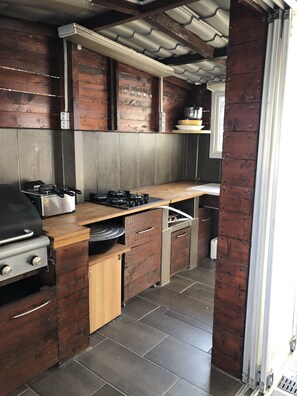 Fridge, microwave, oven, stovetop - Villa Gigean (Gigean)