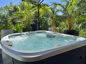 Bañera de hidromasaje exterior